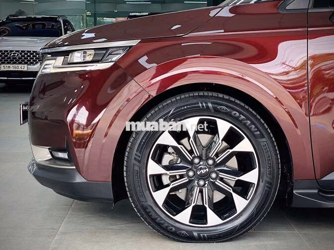 Kia Carnival 2.2D 2023 Đỏ mận 50000 km