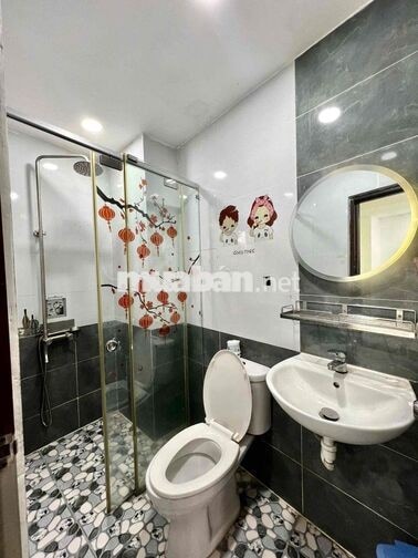 Cho Thuê Căn Hộ Cửa Sổ Full Nội Thất Rộng 25m2 Ngay Cầu Kiệu Q1