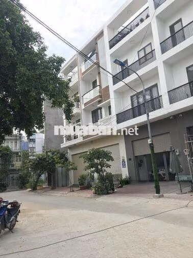 Bán nhà 1/ ngay cổng ĐH Văn Lang - đang khai thác 40tr/tháng-KC 5 tầng