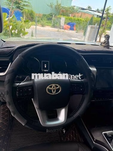 Toyota Fortuner 2018 Trắng 7 chỗ Da