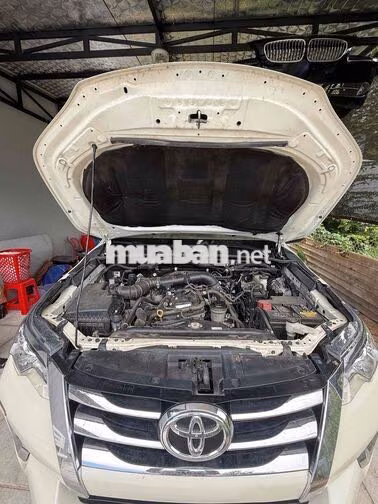 Toyota Fortuner 2018 Trắng 7 chỗ Da