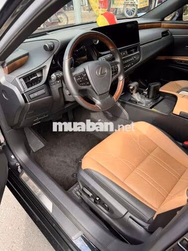 Lexus ES250 2025 Đen 16.000 km