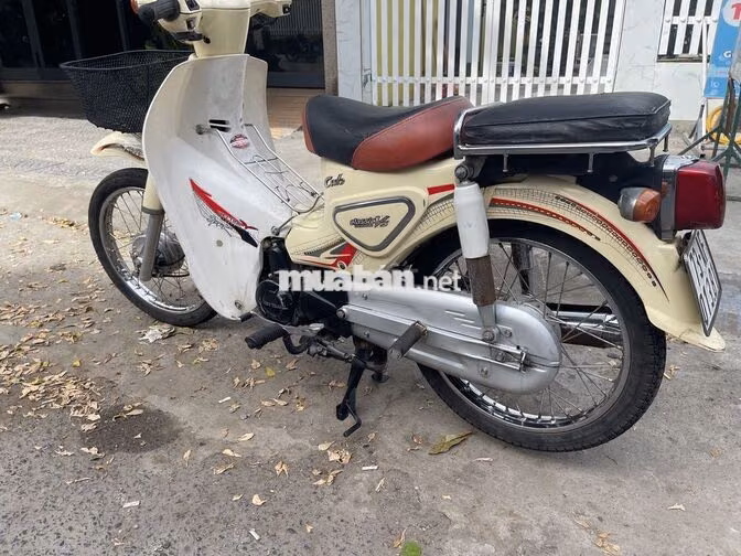 Xe máy Cub 50cc Cổ điển màu Kem