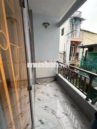 Cho thuê nhà để ở gia đình có 4 phòng ngủ 4 nhà vệ sinh