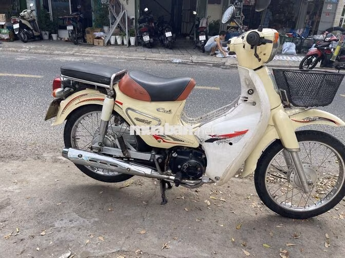 Xe máy Cub 50cc Cổ điển màu Kem