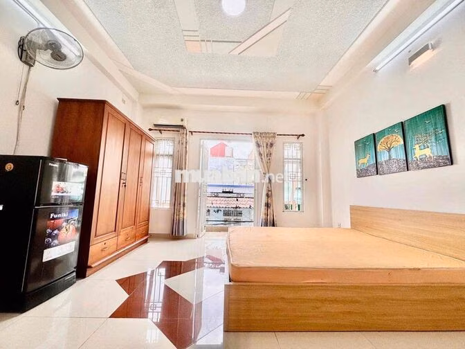 Cho Thuê Phòng Ban Công Siêu Thoáng Full Nội Thất Gần Đại Học Kinh Tế
