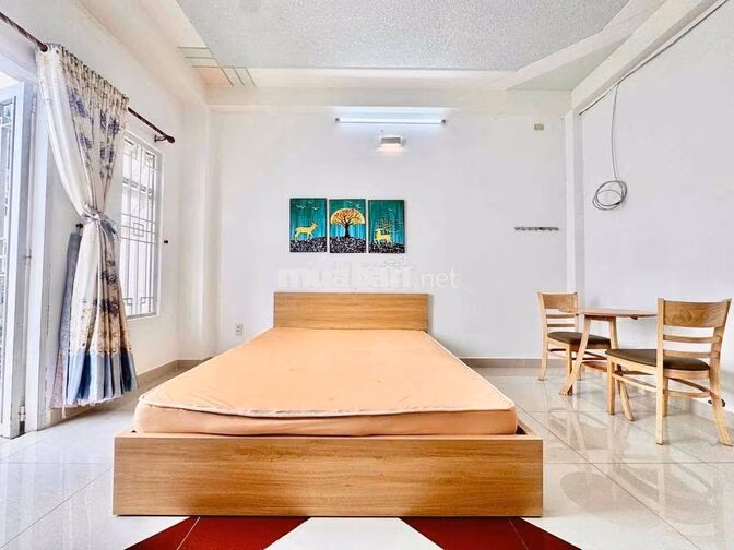 Cho Thuê Phòng Ban Công Siêu Thoáng Full Nội Thất Gần Đại Học Kinh Tế