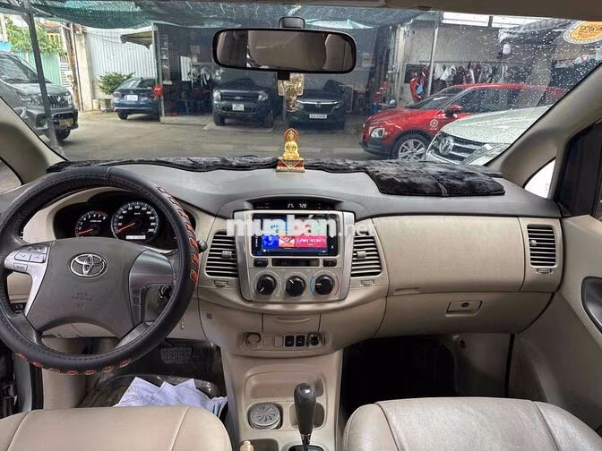 Toyota Innova AT Bạc Tự động 8 chỗ đời 2014