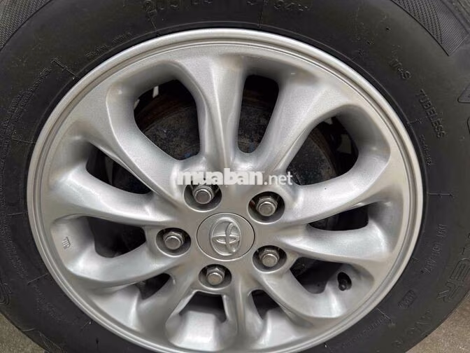 Toyota Innova AT Bạc Tự động 8 chỗ đời 2014