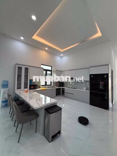 Cho thuê Villa - Nội thất đầy đủ - Ngay Vinhomes Saigon Park