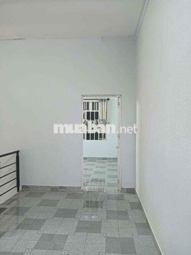 NHÀ TL50 NGAY CHỢ ĐƯỜNG 3PN SẴN 1 MÁY LẠNH