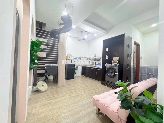 2PN FULL NỘI THẤT – CỬA SỔ TRỜI MÁY GIẶT RIÊNG