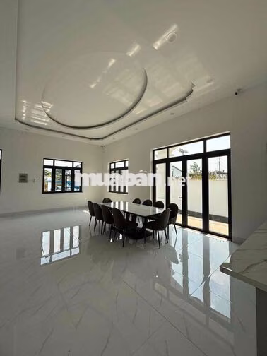 Cho thuê Villa - Nội thất đầy đủ - Ngay Vinhomes Saigon Park