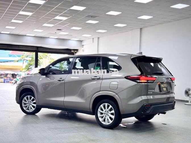 Toyota Innova Cross 2024 2.0L CVT Đồng Ánh Kim