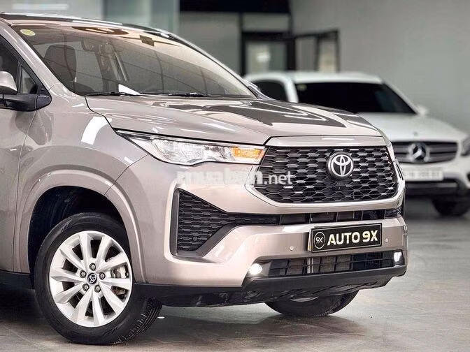 Toyota Innova Cross 2024 2.0L CVT Đồng Ánh Kim