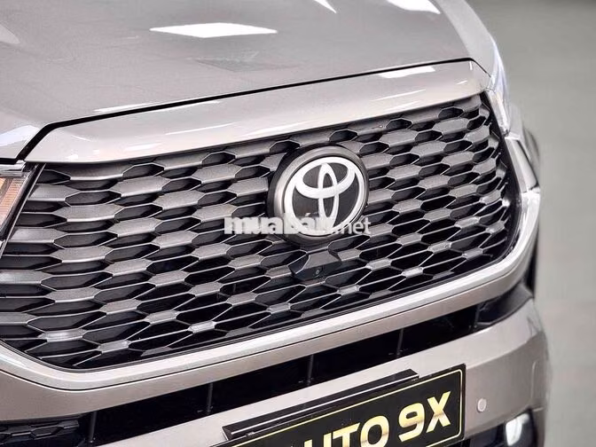 Toyota Innova Cross 2024 2.0L CVT Đồng Ánh Kim