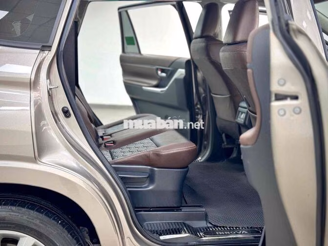 Toyota Innova Cross 2024 2.0L CVT Đồng Ánh Kim