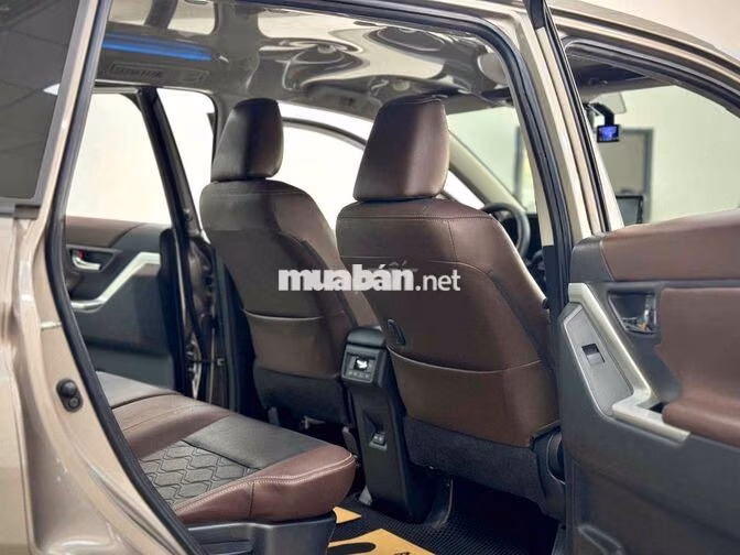 Toyota Innova Cross 2024 2.0L CVT Đồng Ánh Kim