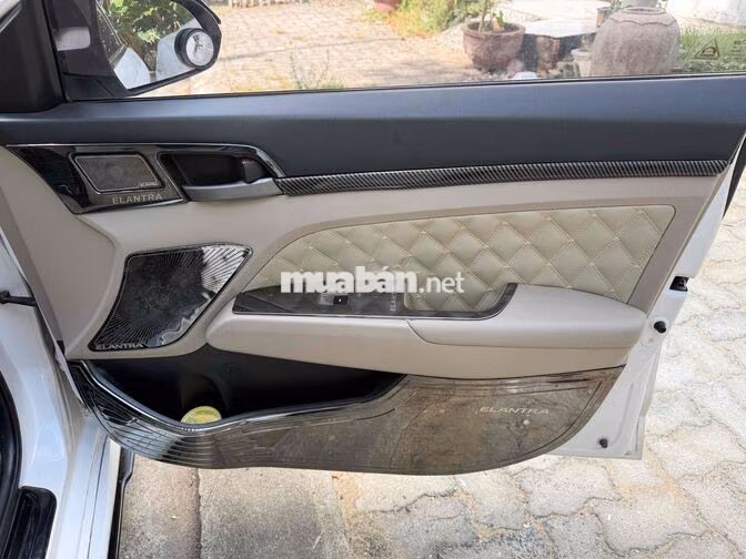 Hyundai Elantra 2019 Số sàn Trắng