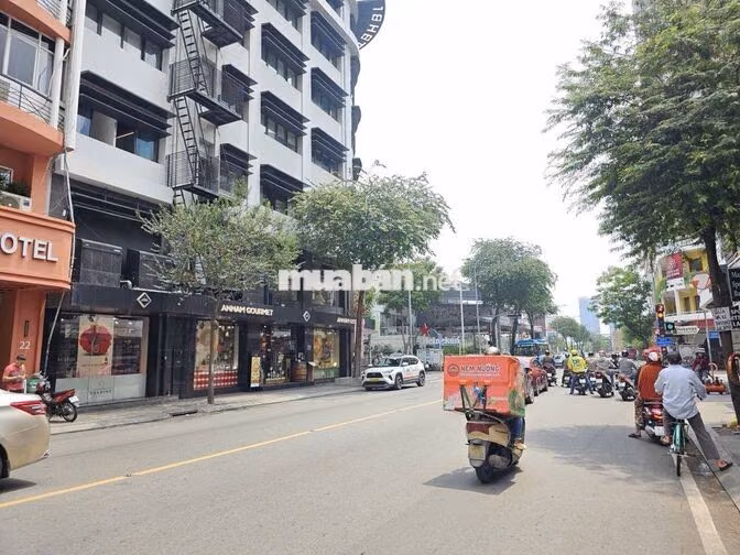 MT 20A HAI BÀ TRƯNG P. BẾN NGHÉ Q1 , DT : 500M2 , 5 TẦNG ,  THANG MÁY