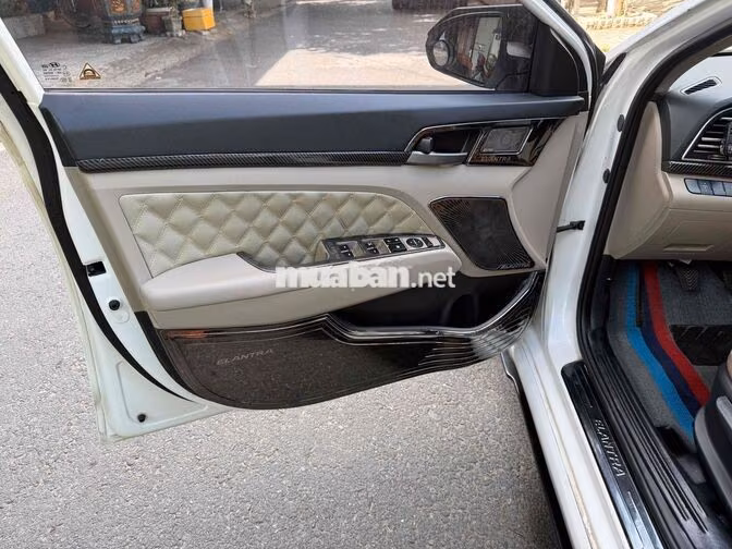 Hyundai Elantra 2019 Số sàn Trắng