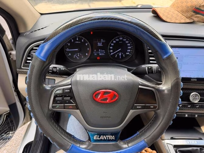 Hyundai Elantra 2019 Số sàn Trắng