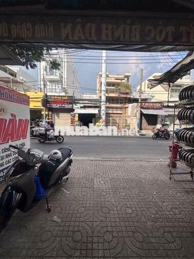 Mặt tiền Âu Cơ 4x20m , lề đường 5m 