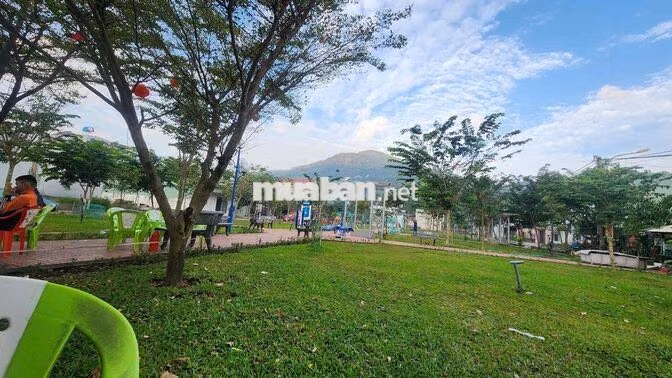 NHÀ BÁN MẶT TIỀN CÔNG VIÊN 508
