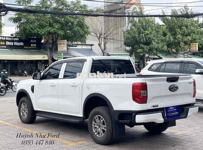 Ford Ranger XLS 4x2 AT 2025 Trắng 11.000 km