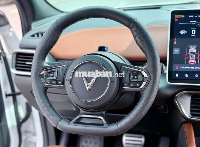 Thanh lý VinFast VF 8 Plus 2025 Trắng Mỹ 20.000KM