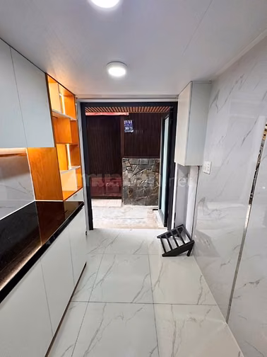 cần bán gấp nhà đẹp 3 lầu giá rẻ - chính chủ