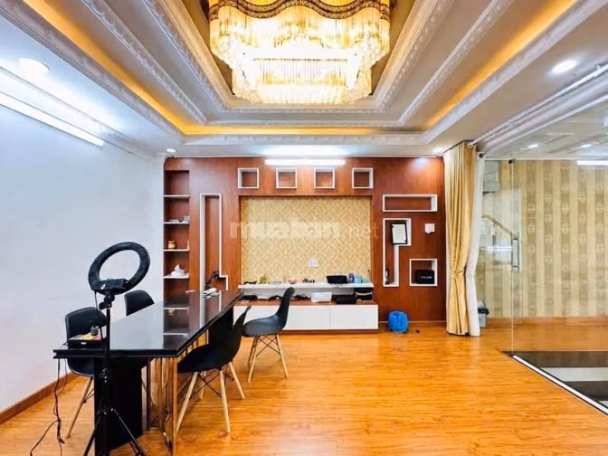 Ngay Emart Phan Huy Ích nhà 5lầu ngang 6.5m 104m2 đi bộ tới ST 13.X tỷ