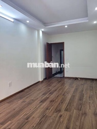 Chính chủ cho thuê nhà 5 tầng, ngõ ô tô, gần ĐH Phenikaa, giá 8tr