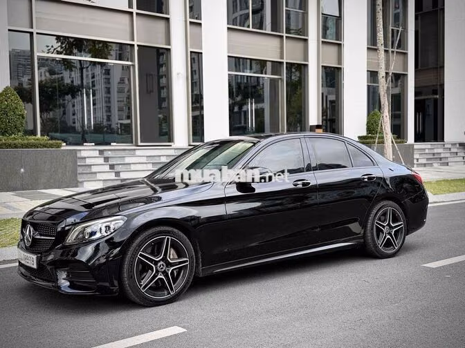 Mercedes-Benz C300 AMG 2020 Đen Tự động 9 cấp