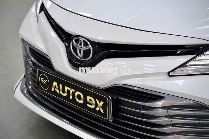 Toyota Camry 2.5Q 2020 Trắng Ngọc Trai 20000 km