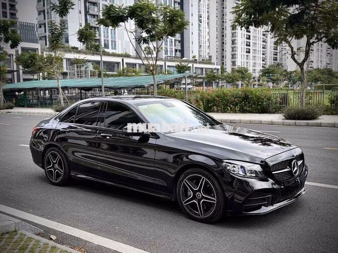 Mercedes-Benz C300 AMG 2020 Đen Tự động 9 cấp