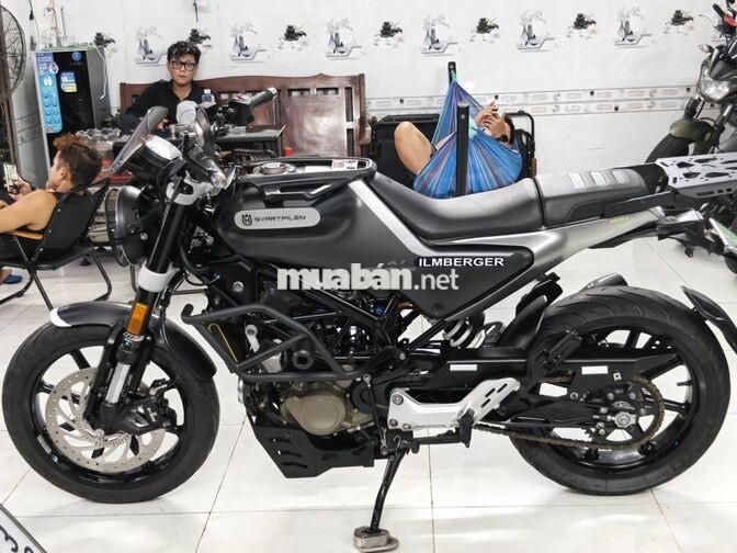 Husqvarna Svartpilen 200 2022 Xám Giá tốt