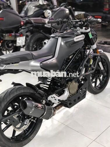 Husqvarna Svartpilen 200 2022 Xám Giá tốt