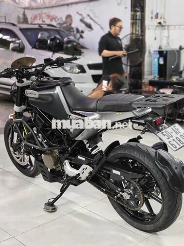 Husqvarna Svartpilen 200 2022 Xám Giá tốt