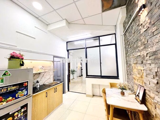 2PN FULL NỘI THẤT NGAY NGUYỄN GIA TRÍ GẦN UTH - HUTECH - HỒNG BÀNG