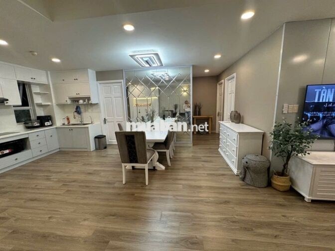 Bán căn hộ 2PN, 2WC, 80m2 tại Sunny Plaza.
