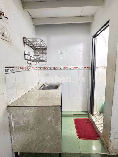 PHÒNG CÓ GÁC - SẴN MÁY LẠNH - TỦ ĐỒ