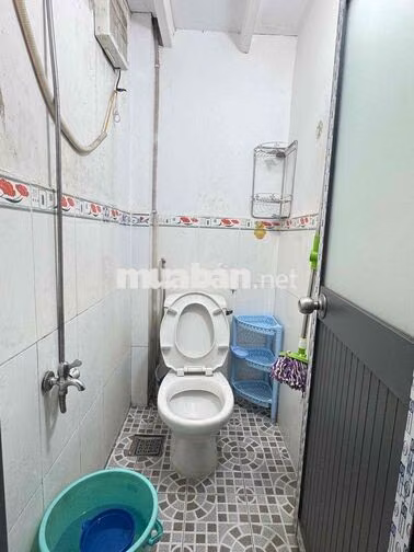 PHÒNG CÓ GÁC - SẴN MÁY LẠNH - TỦ ĐỒ