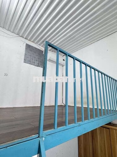PHÒNG CÓ GÁC - SẴN MÁY LẠNH - TỦ ĐỒ