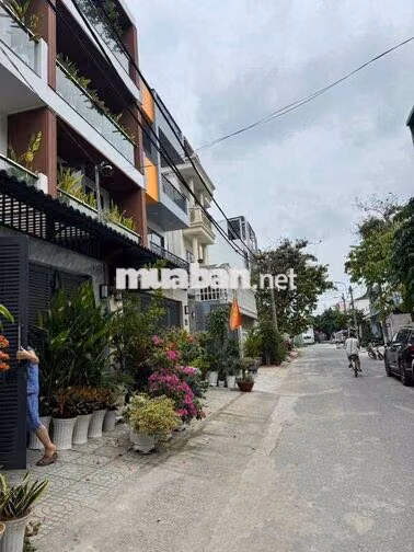 Bán nhà KDC Tân Tiến, sát kênh tham lương, 5x20m, 4 tầng, 8pn, Q12