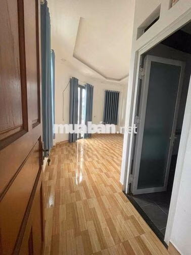 Cho thuê nhà 12 triệu 4 phòng ngủ 5 vệ sinh đường 6m thông