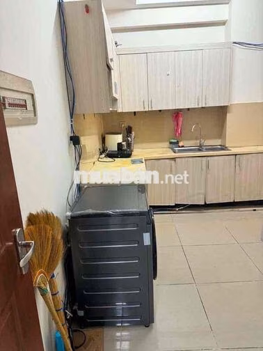 cần cho thuê 1 phòng ngủ riêng to cách âm trong chung cư ĐứcKhải quận7