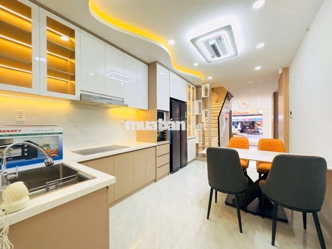 Cho Thuê Nhà Mặt Tiền Kinh Doanh, Phùng Văn Cung, P.2, Q.Phú Nhuận