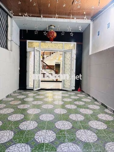 NHÀ 2 LẦU SÂN XE HƠI TX25 MỚI ĐẸP GIÁ 11 TRIỆU