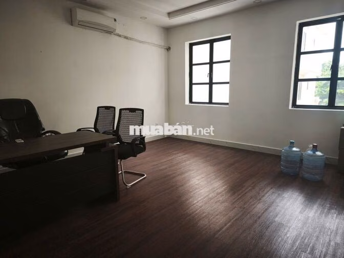 Cho thuê nguyên sàn lầu 1 cityland park hills 13 triệu
